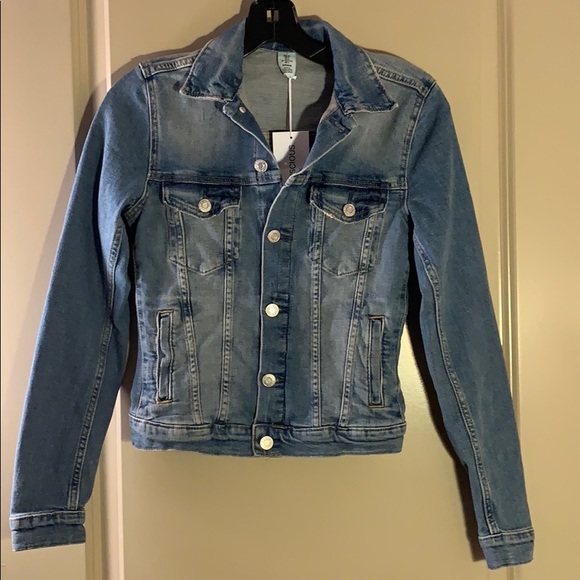 H&M Jackets & Blazers - BRAND NEW! Blue jean denim jacket - very chic!